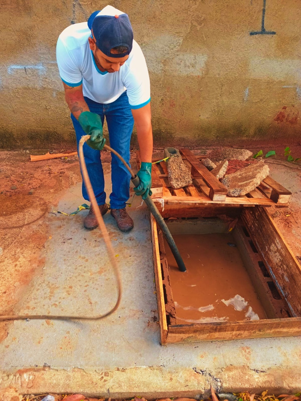 MR-TEC Desentupidora em Bauru - Veículo Profissional